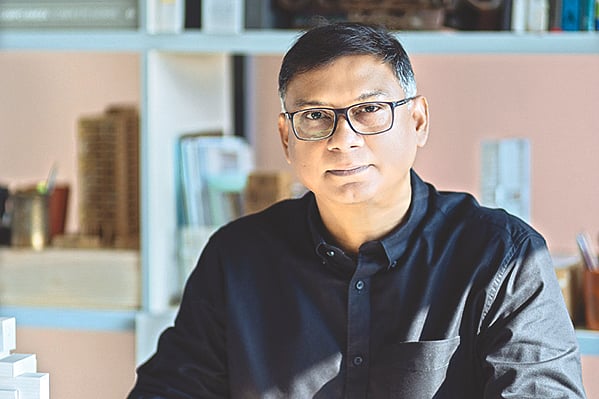 শহরের চাপ সামলাতে নতুন নগরায়ণ ভাবনা প্রয়োজন