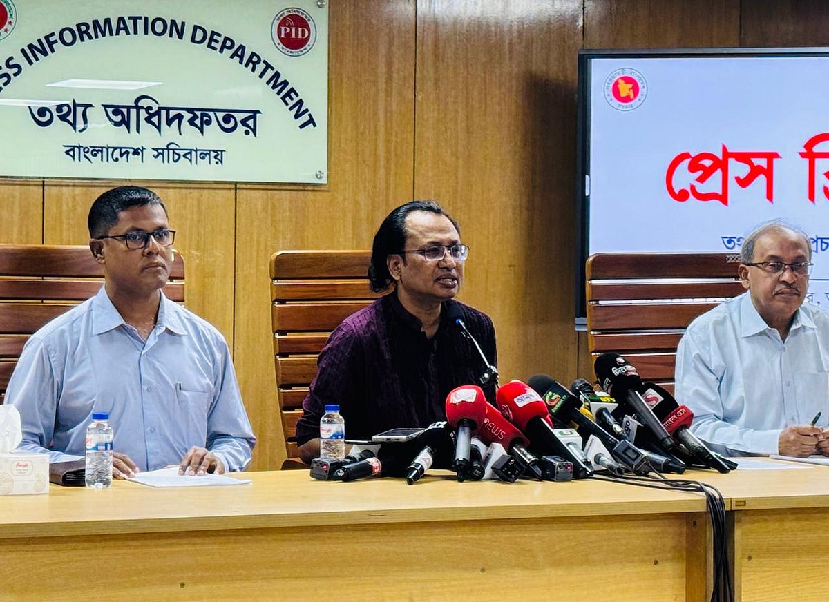 শেখ হাসিনা দেশে ফিরলে ন্যায়বিচারের মুখোমুখি হবেন, মবের নয়: প্রধানমন্ত্রীর উপদেষ্টা