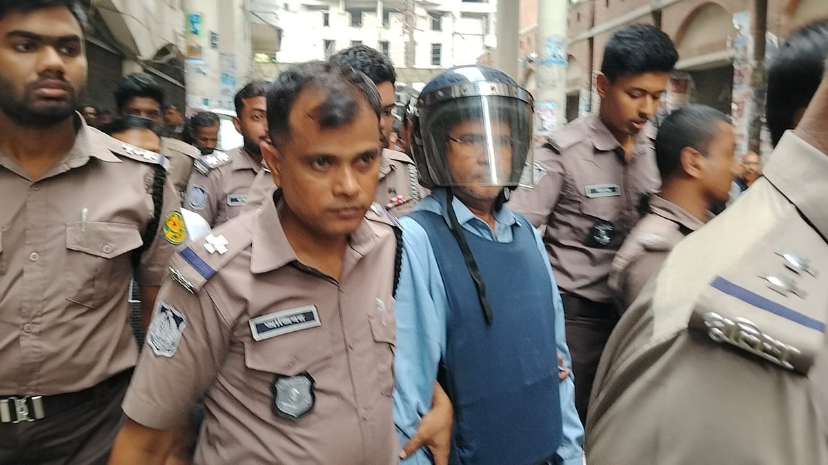 সন্ত্রাসবিরোধী আইনের মামলায় গ্রেপ্তার দেখানো হলো অধ্যাপক জামাল উদ্দিনকে