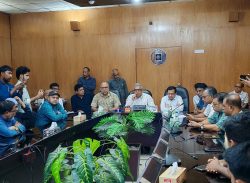 সাংবাদিকদের দাবির মুখে হল প্রাধ্যক্ষকে অব্যাহতি, আরও যেসব সিদ্ধান্ত নিল প্রশাসন