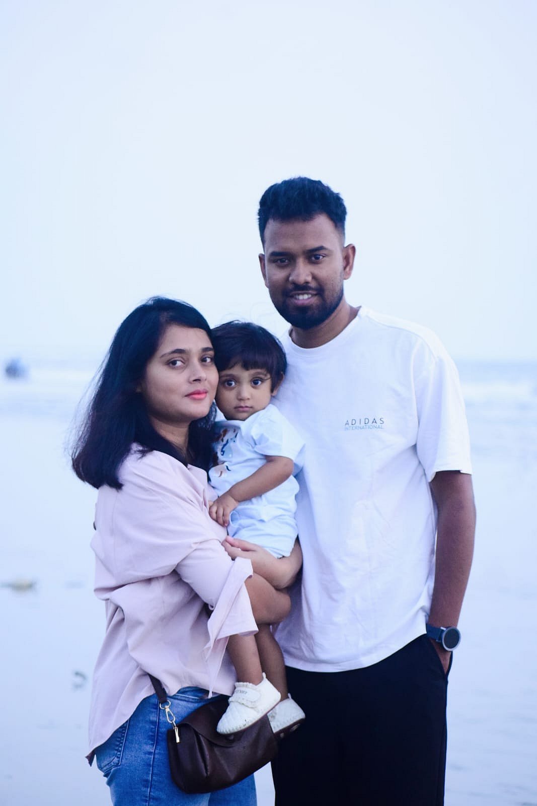 সেই বিমানে শিশুসন্তানসহ আমরা ছিলাম